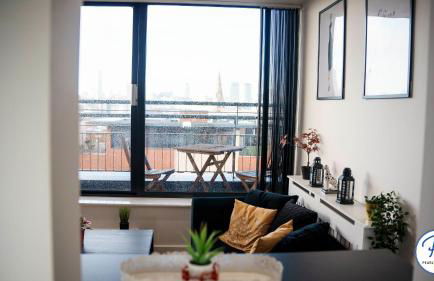 Penthouse - Amazing City Skyline Views - Balcony - FREE extra 2 hours - FREE Parking - Utilita Arena - Bullring Shopping - New St Station- Super King Size Bed - Foto 75