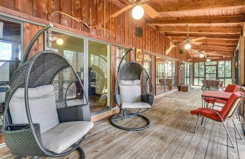 Little Lake George Hideaway with Furnished Boathouse - Foto 4