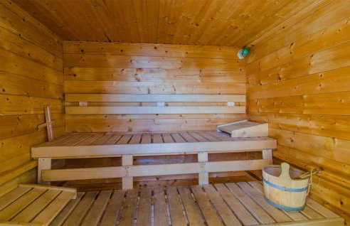 Nice Home In Postup With Sauna - Photo 32