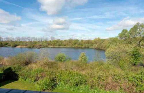 HM111 Penthouse Apartment with Lake View & free Spa Access- Lower Mill Estate Cotswolds - Foto 19