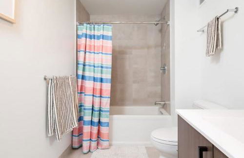 Central Serene Condo King Bed by MIT Harvard GYM - Foto 40