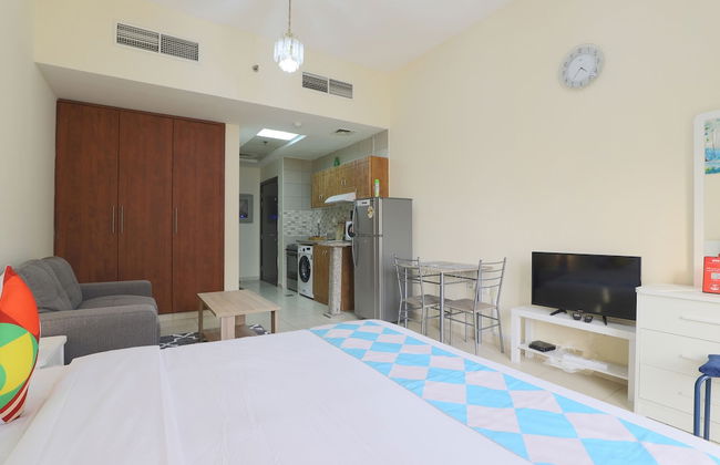 OYO 264 Home Cordoba Palace 607 Studio - Photo 8