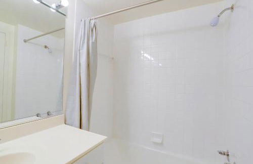 This Apt is Perfect For Business Trips or a Relaxing Vacation - Photo 33