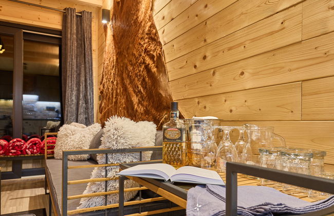 Luxe Timber Lodge & Pet Retreat - Photo 19