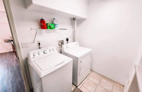 Pet Friendly/3 King Beds/Sleeps 14/Game room Near - Foto 20