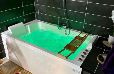 Sakura Suite - Jacuzzi and Cinema - Foto 6