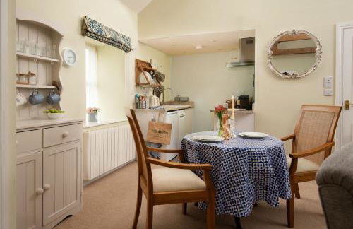 The Hat Shop - Photo 6