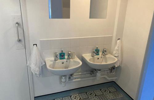 Tyn-Y-Berth Sleeps 27 luxury group accommodation - Photo 52