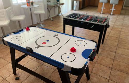 Relaxing Vegas Stay with BBQ & Games - Foto 14