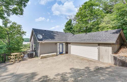 Views and Private Dock Lake of the Ozarks Retreat! - Foto 42