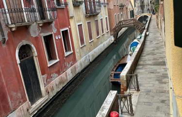 Canal View Boutique Apartment - Foto 24