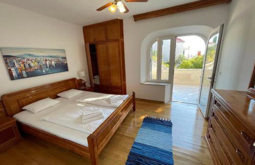 Luxury Seaside Villa with a classic Mediterranean Olive Garden, a fully equipped Professional Kitchen, Pool, Sauna, Padle Boards and Canoe - Miolin Beach House - Photo 49