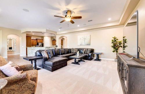 Pool, BBQ and Bar Family Home in Queen Creek - Photo 3