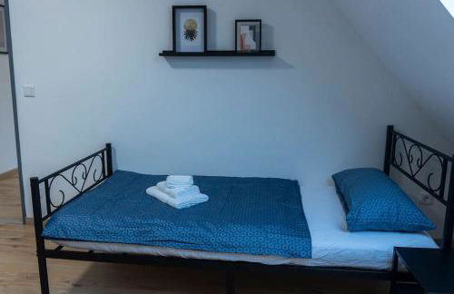 Moderne Ferienwohnung in Gelsenkirchen-Schalke für 1 bis 7 Personen mit Terrasse, ideal für Gruppen & Stadionbesuche - Foto 19