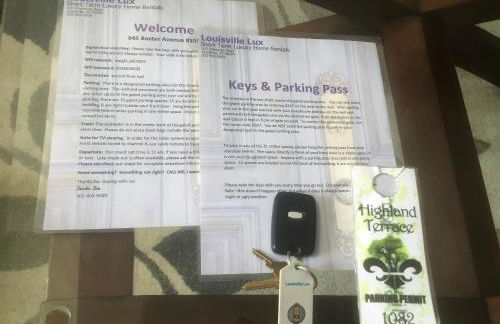 Lux Townhouse, Walk to All, Sleeps 6 Adults - Photo 21