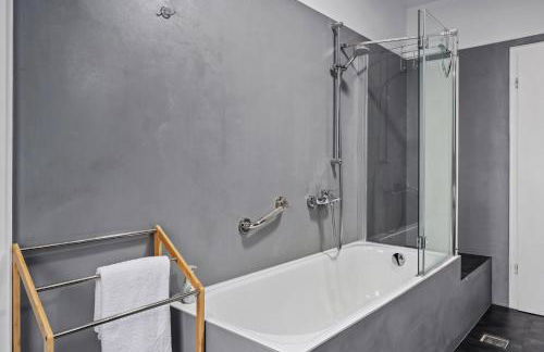 Stilvolle Stadtoase, 116 qm, Parkblick, Wassernah, Parkplatz - Foto 23