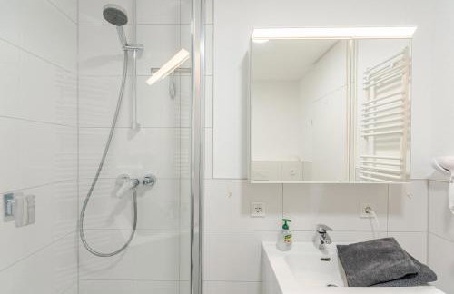 Zentrales City Apartment EDEN - 1 Min zum HBF - Ideal für Trips nach Köln, Düsseldorf, Wuppertal, Messe - Balkon, Küche, 2 Zimmer, Renoviert 2025 - Foto 26