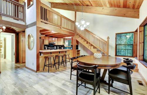 Picturesque Cabin Hot Tub - Foto 16