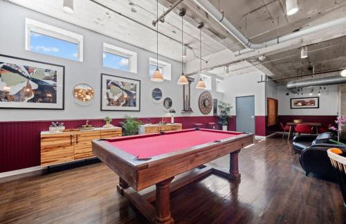 Luxury Downtown Loft Getaway with Gym, Pool, Game room - Foto 38