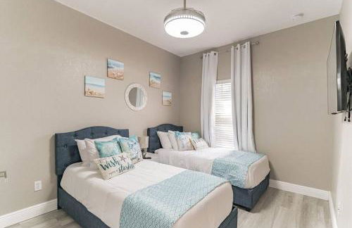 Modern 4 BR Townhouse near Disney - Foto 15