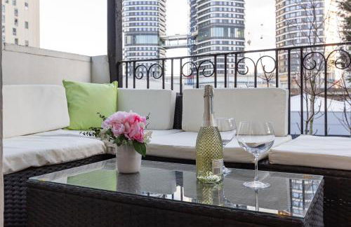 LUXURY Victorian Flat 2 bed 2 bath Flat Sleeps 4 to 7 - Photo 11