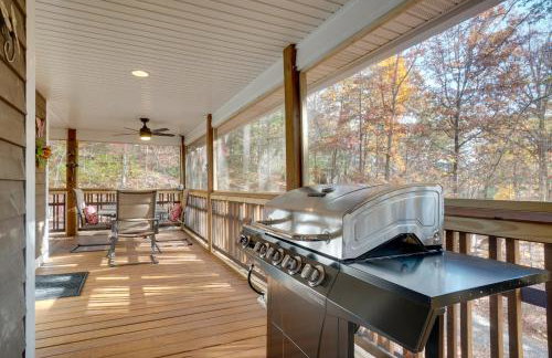 Enchanted Forest Cottage with Hot Tub! - Foto 17