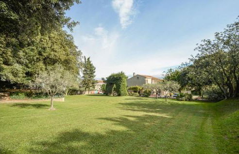 Stunning Home In Pujaut With Kitchen - Photo 10