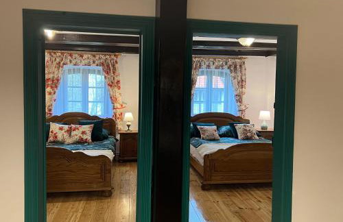 Apartament w XIX-wiecznym Spichlerzu nad Jeziorem z dostępem do parku i widokiem na Dworek Modrzewiowy z 1823 roku - Foto 20