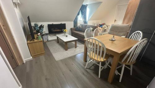 Broad Oak Stays 2BR Flat for 6 with Parking - Foto 2