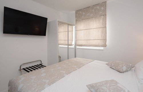 S Luxury Apartments - Photo 34