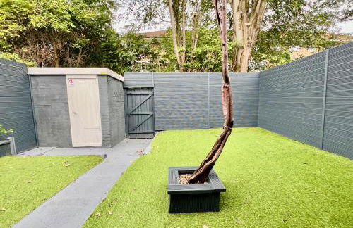 MODERN SUITES -5 Bedroom House- With FREE PARKING Birmingham city - Foto 11