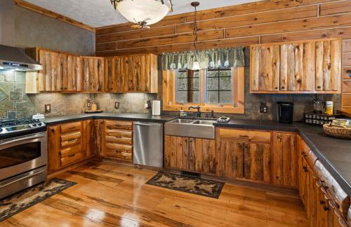 Weatherwood - Gorgeous Luxury Cabin with Spa! - Foto 24
