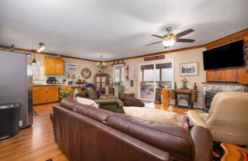 Waterfront Cabin 20 Mins to National Park & Massanutten! - Foto 2