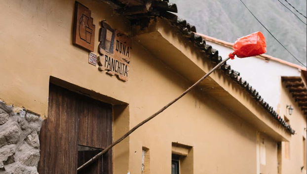 A red plastic bag means there's fresh chicha!