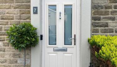 Cheerful and spacious 3 bed home in Clitheroe - Photo 3