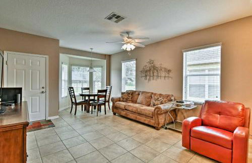 Pet-Friendly Gem with Yard and Pool Access in Sebring - Foto 8