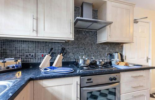 4 bed home, driveway parking ideally located in Latchford, Warrington - Executive St Marys House - Foto 18