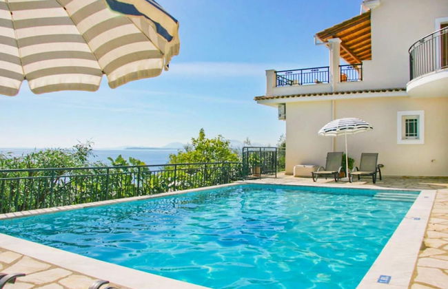 Villa Kerkyroula Large Private Pool Walk to Beach Sea Views A C Wifi Car Not Required - 1972 - Foto 13