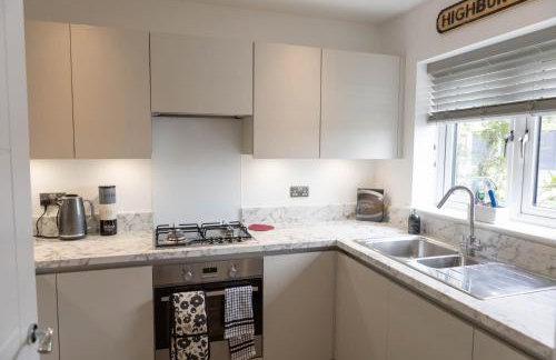 Bensons Hill - Stylish 2-Bed Home with Garden & Parking - Foto 23