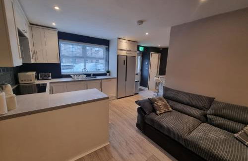 6 Dbl Bed, Central Huddersfield house inc parking - Foto 6