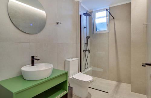 Nomads Lux Studios & Business Center - Photo 31