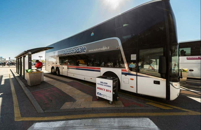 Autobús entre el aeropuerto de Bérgamo y Milán - Foto 1