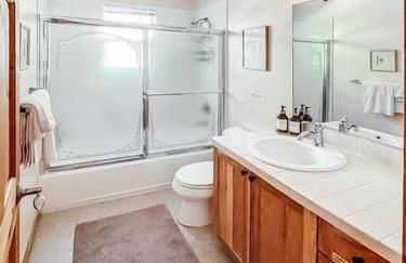 The River House- Riverfront Cabin-hot tub, gazebo! - Photo 37