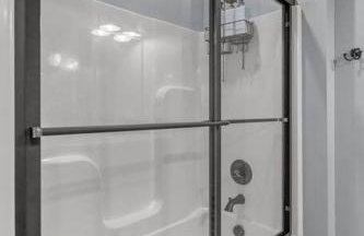 Brand New/ATV Trailer Parking/ 5 min to Miguel's - Foto 14