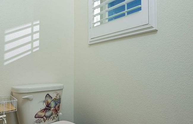 Luxurious Ontario Townhouse Ideal Family Retreat - Photo 32