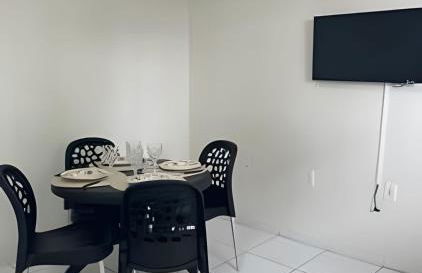 Próx. ao shopping, para 10 pessoas, ar condicionado e garagem APT B - Foto 7