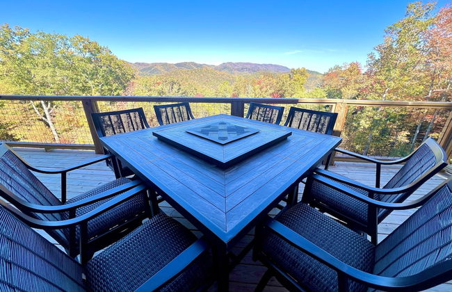 Lazy Bear Lodge 5 Bedroom Cabin by RedAwning - Photo 39