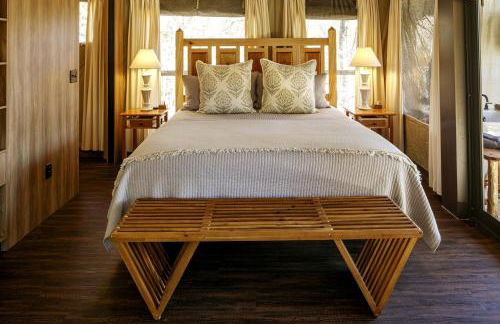 Secluded Glamping Tree Tent with Outdoor Soaking Tub & Private Pizza Oven Near Waterfalls, Zirconia, NC - Foto 6