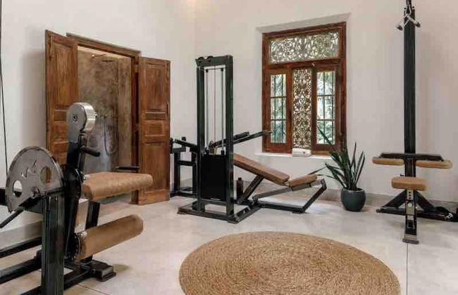 Luxurious 07 Bedroom Hilltop Villa With Private Gym - Photo 45