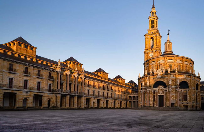 Free tour dans Laboral Cité de la Culture - Photo 1